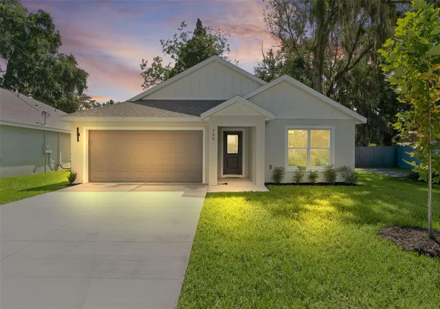 1st image of 740 Powell St, Wildwood, FL 34785 | MLS# OM729905
