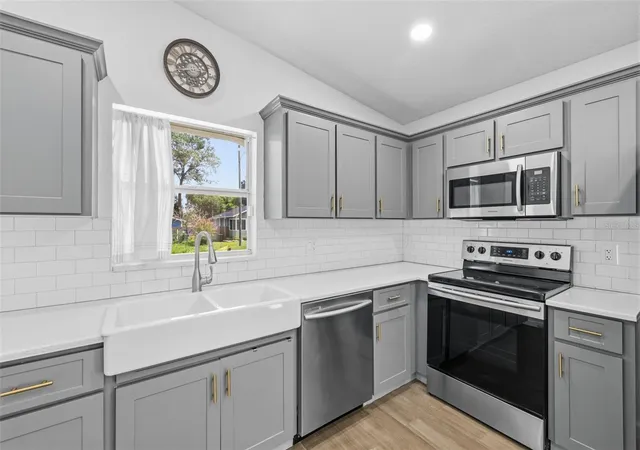 3rd image of 213 E Cluster Ave, Tampa, FL 33604 | MLS# TB8536612