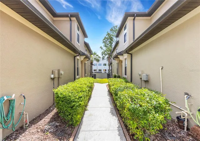 Photo 3 of Townhouse for sale at 5166 Bay Isle Cir, Clearwater, FL 33760 | MLS# TB8536617 | Listing updated on 2026-10-16