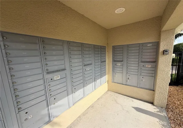 67th image of 5166 Bay Isle Cir, Clearwater, FL 33760 | MLS# TB8536617
