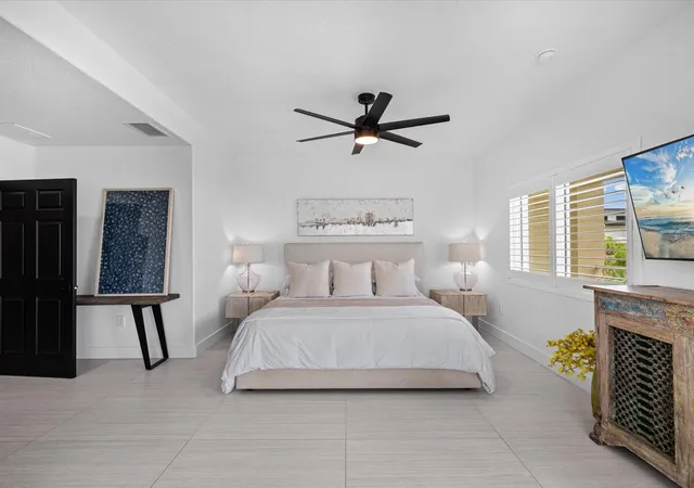 Photo 4 of Townhouse for sale at 138 175th Avenue E, Redington Shores, FL 33708 | MLS# TB8536626 | Listing updated on 2026-08-26
