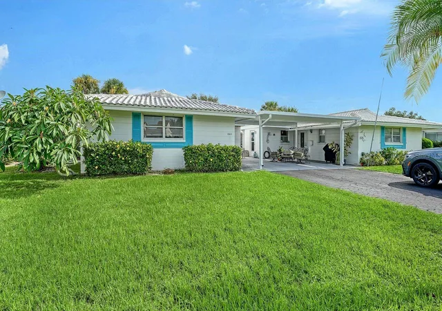 2nd image of 1523 Lakeside Dr #15, Venice, FL 34293 | MLS# N6145285