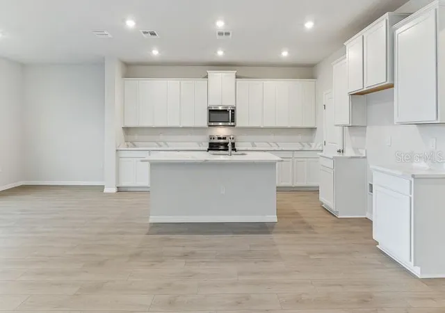 Photo 4 of Single family home for sale at 10436 Woodland Garden Way, Parrish, FL 34219 | MLS# A4702287 | Listing updated on 2026-09-02