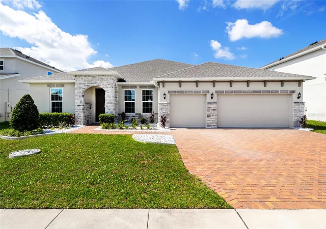 Photo 1 of Single family home for sale at 1325 Blarney St, Minneola, FL 34715 | MLS# G5116161 | Listing updated on 2026-08-15
