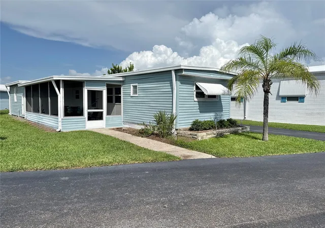 2nd image of 7214 Mount Fairfield Rd Ne #527, Saint Petersburg, FL 33702 | MLS# TB8536658