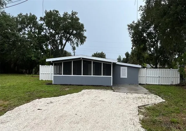 1st image of 1411 24th Ave E, Bradenton, FL 34208 | MLS# A4702300