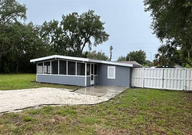 2nd image of 1411 24th Ave E, Bradenton, FL 34208 | MLS# A4702300
