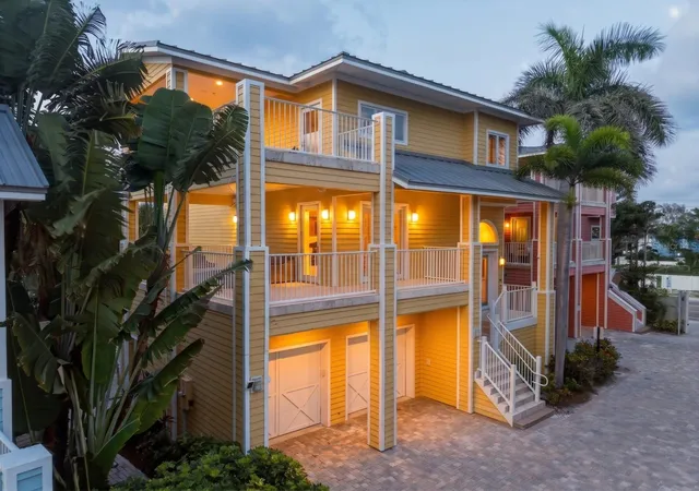 2nd image of 2718 Gulf Blvd #2, Indian Rocks Beach, FL 33785 | MLS# TB8536678