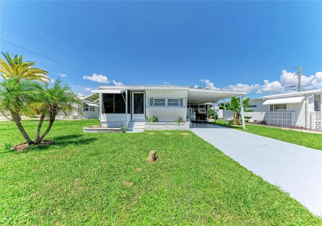 1st image of 4924 Oakland Hills Ave, Sarasota, FL 34234 | MLS# A4702304