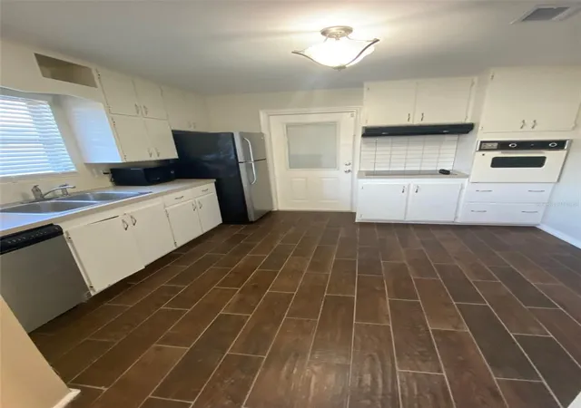 3rd image of 803 Haselton St, Eustis, FL 32726 | MLS# G5116169