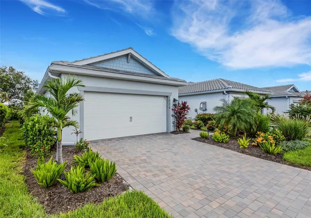 Photo 2 of Single family home for sale at 10374 Abaco Fls Dr, Englewood, FL 34223 | MLS# N6145287 | Listing updated on 2026-08-16