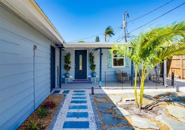 2nd image of 2741 Parma St, Sarasota, FL 34231 | MLS# A4702315