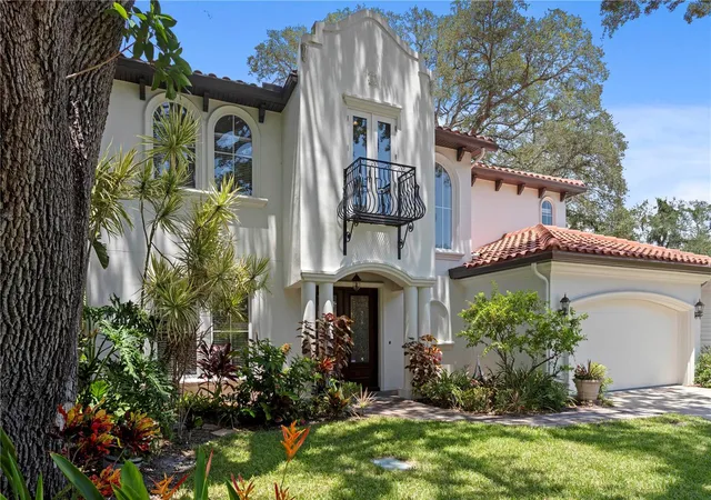 Photo 3 of Single family home for sale at 3911 W Dale Ave, Tampa, FL 33609 | MLS# TB8536713 | Listing updated on 2026-08-21