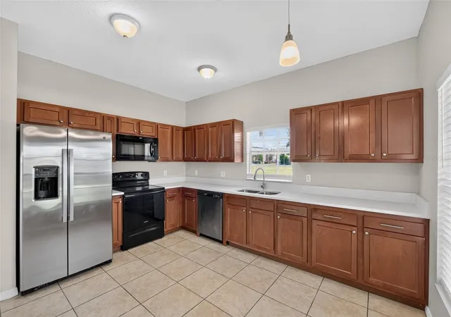 Photo 5 of Single family home for sale at 300 S Woodland St, Winter Garden, FL 34787 | MLS# O6431568 | Listing updated on 2026-09-01