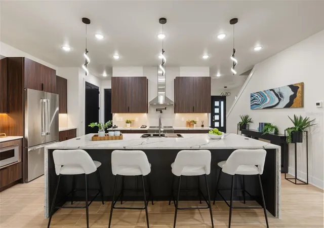 2nd image of 1910 Cloverlawn Ave, Orlando, FL 32806 | MLS# O6431573