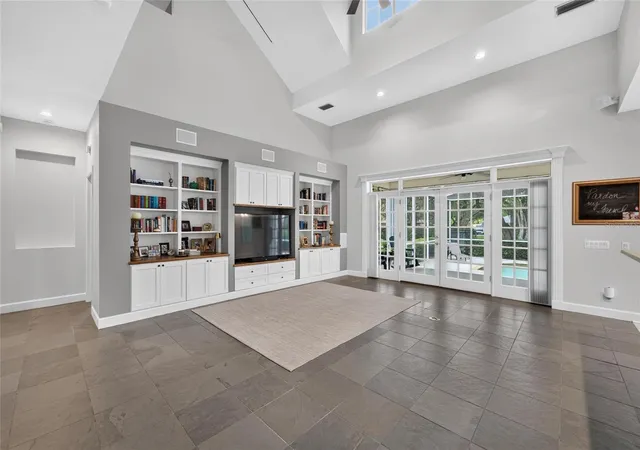 Photo 4 of Single family home for sale at 2928 Chelsea Woods Dr, Valrico, FL 33596 | MLS# TB8536733 | Listing updated on 2026-10-09