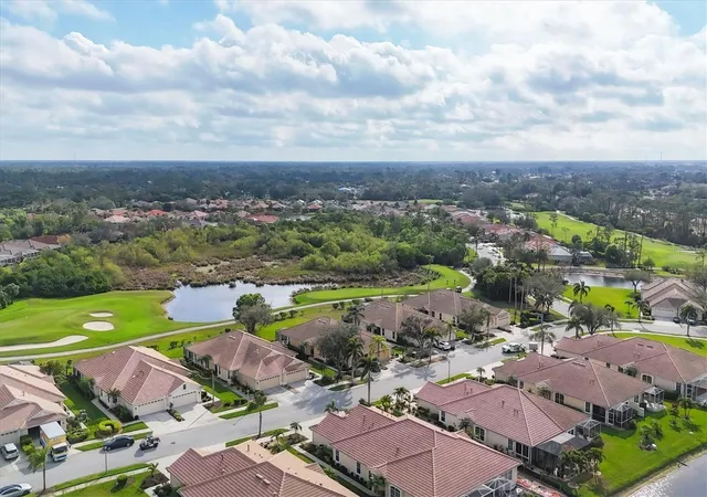 5th image of 4301 Whispering Oaks Dr, North Port, FL 34287 | MLS# N6145288