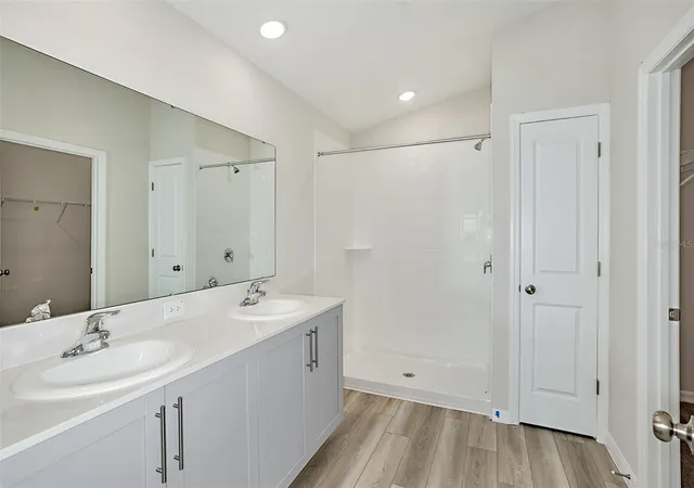 Photo 4 of Sale Pending at 15204 Maude Landing Loop, Wimauma, FL 33598 | MLS# TB8536764 | Listing updated on 2026-08-17