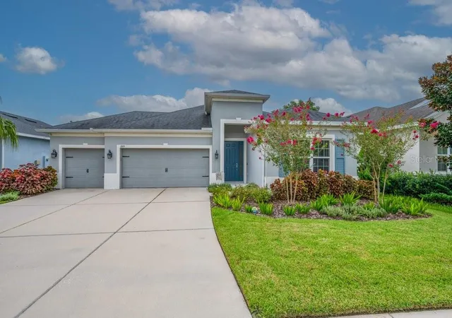Photo 1 of Single family home for sale at 17651 Bright Wheat Dr, Lithia, FL 33547 | MLS# TB8536781 | Listing updated on 2026-10-04