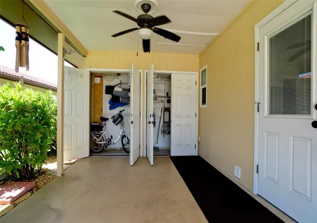 3rd image of 3305 Notre Dame Pl, Bradenton, FL 34207 | MLS# A4702334
