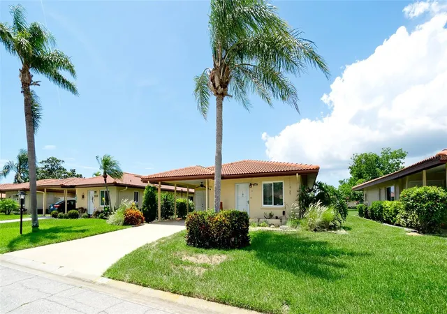 43rd image of 3305 Notre Dame Pl, Bradenton, FL 34207 | MLS# A4702334