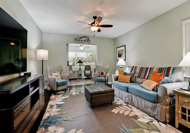 5th image of 3305 Notre Dame Pl, Bradenton, FL 34207 | MLS# A4702334