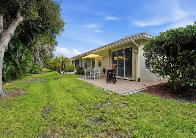 5th image of 1071 Topelis Dr, Englewood, FL 34223 | MLS# N6145289