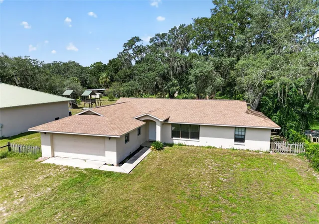 Photo 2 of Single family home for sale at 9590 Se 190th Court, Ocklawaha, FL 32179 | MLS# OM729945 | Listing updated on 2026-08-17