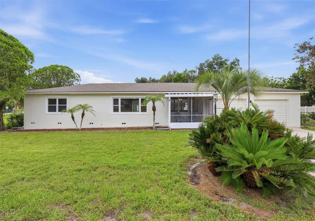 3rd image of 18 Aster Dr, Debary, FL 32713 | MLS# V4950616
