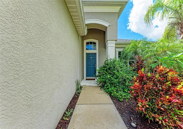 Photo 4 of Single family home for sale at 12051 Forest Park Cir, Bradenton, FL 34211 | MLS# A4702353 | Listing updated on 2026-08-27