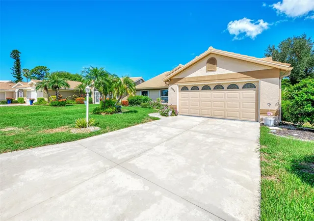 5th image of 8252 Parkside Dr, Englewood, FL 34224 | MLS# D6148340