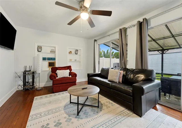 Photo 4 of Single family home for sale at 3052 Alta Vista St, Sarasota, FL 34237 | MLS# TB8536903 | Listing updated on 2026-09-30
