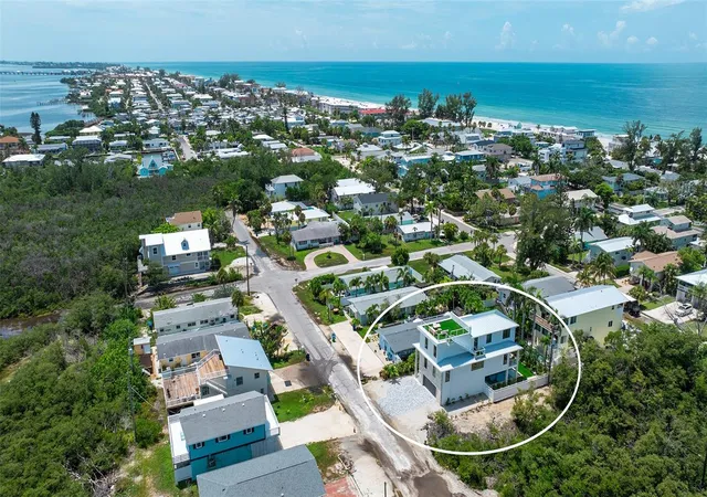 2nd image of 2908 Avenue B, Bradenton Beach, FL 34217 | MLS# A4702383
