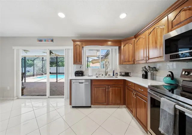 2nd image of 1403 Garden Ave, Tarpon Springs, FL 34689 | MLS# W7888387