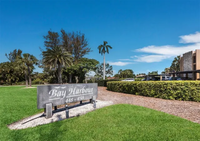 2nd image of 448 Gulf Of Mexico Dr #A104, Longboat Key, FL 34228 | MLS# A4702393
