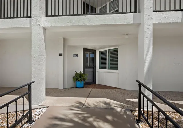 3rd image of 448 Gulf Of Mexico Dr #A104, Longboat Key, FL 34228 | MLS# A4702393