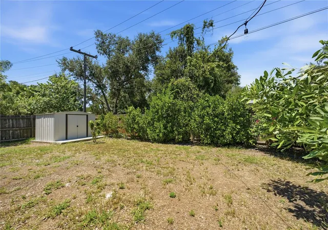 38th image of 4925 Remington Dr, Sarasota, FL 34234 | MLS# A4702395