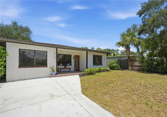 4th image of 4925 Remington Dr, Sarasota, FL 34234 | MLS# A4702395