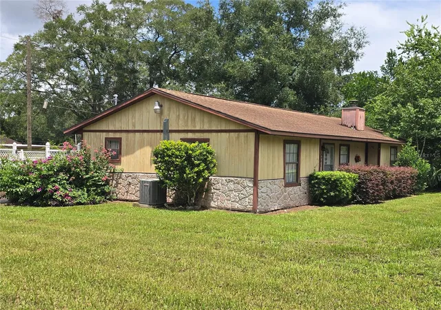 3rd image of 5521 Ne 4Th Pl, Ocala, FL 34470 | MLS# OM729983