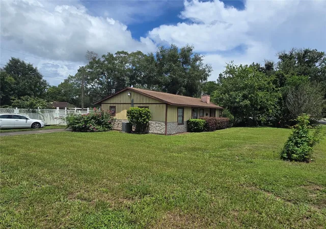 4th image of 5521 Ne 4Th Pl, Ocala, FL 34470 | MLS# OM729983