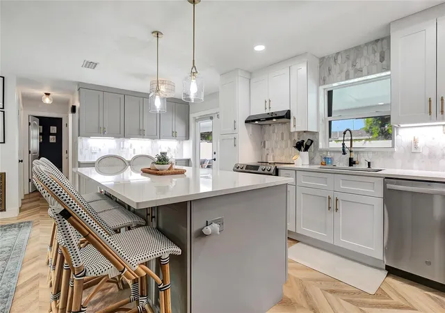 5th image of 510 Hillcrest Dr, Largo, FL 33771 | MLS# TB8537033