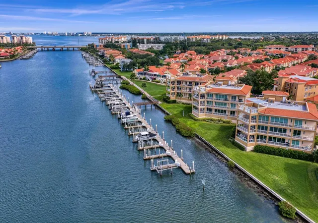 3rd image of 43 Bayview Ct S, St. Petersburg, FL 33711