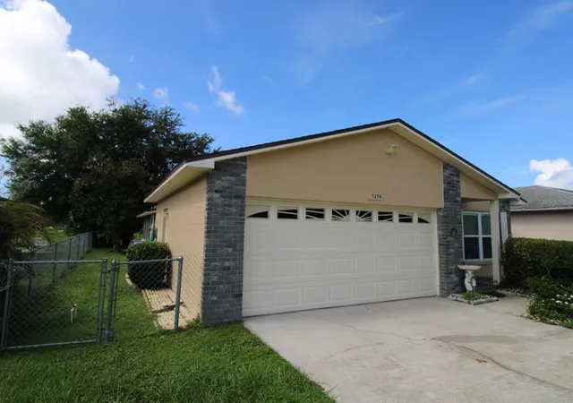 Photo 2 of Sale Pending at 1374 Boulder Dr, Kissimmee, FL 34744 | MLS# S5155278 | Listing updated on 2026-08-19