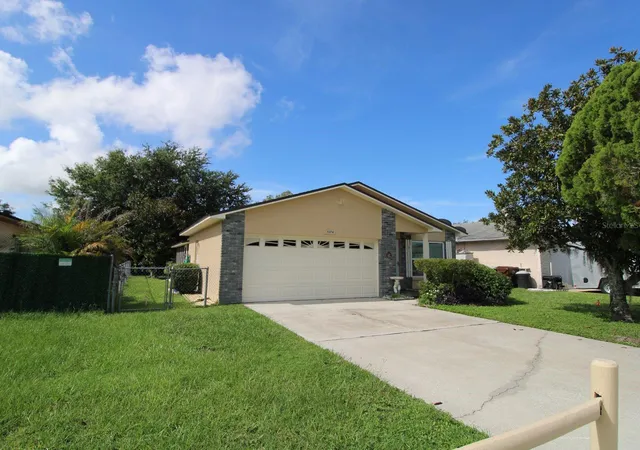 Photo 3 of Sale Pending at 1374 Boulder Dr, Kissimmee, FL 34744 | MLS# S5155278 | Listing updated on 2026-08-19