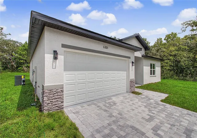 Photo 4 of Sale Pending at 6301 SW 147th Street Rd, Ocala, FL 34473 | MLS# OM730000 | Listing updated on 2026-09-02