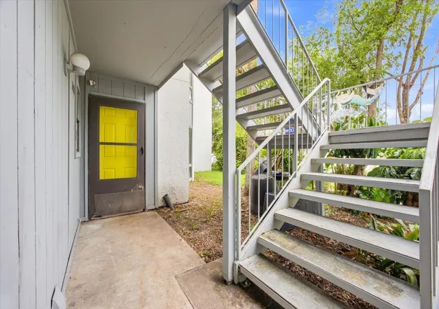Photo 2 of Condo for sale at 2628 Lemon Tree Ln #6C, Orlando, FL 32839 | MLS# O6431962 | Listing updated on 2026-09-02