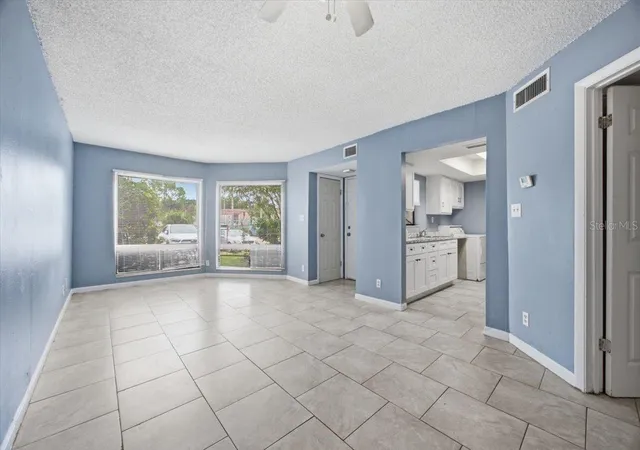 Listing Photo 4 - Condo for sale in building located at 2628 Lemon Tree Ln, ORLANDO, FL 32839 - Unit #6C