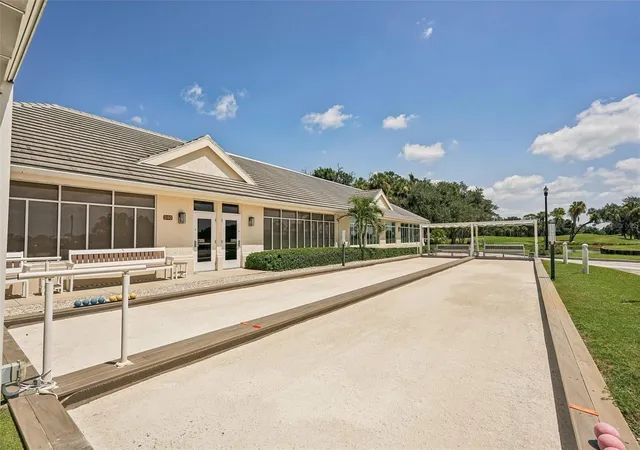 Photo 91 of Single family home for sale at 403 Lansbrook Dr, Venice, FL 34292 | MLS# A4702444 | Listing updated on 2026-09-02