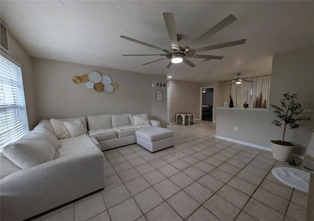 Photo 2 of Single family home for sale at 2828 Nassau St, Sarasota, FL 34231 | MLS# A4702457 | Listing updated on 2026-08-29