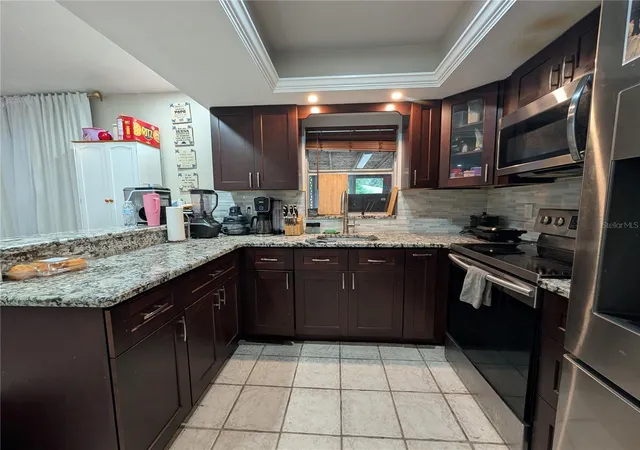 Photo 4 of Single family home for sale at 2828 Nassau St, Sarasota, FL 34231 | MLS# A4702457 | Listing updated on 2026-08-29